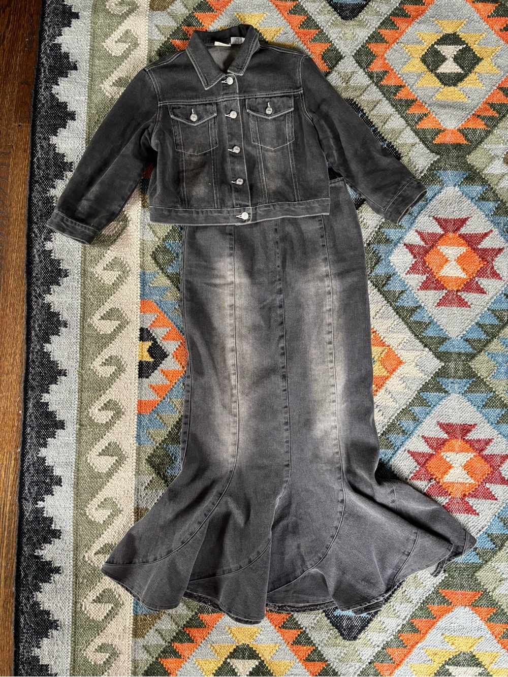 00s Faded Denim Mermaid Flared Skirt and Cropped Denim Jacket Set